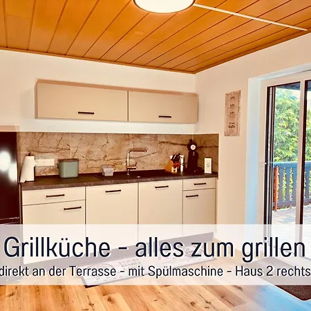 Familientreffen - Ganzes Haus - Spielplatz - Spielzimmer - Garten - Scheune - Terasse - Grill - Taufstein Ferienhaus Herbstein