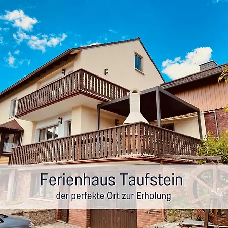 Ferienhaus Familientreffen - Ganzes Haus - Spielplatz - Spielzimmer - Garten - Scheune - Terasse - Grill - Taufstein