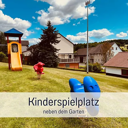 Familientreffen - Ganzes Haus - Spielplatz - Spielzimmer - Garten - Scheune - Terasse - Grill - Taufstein Ferienhaus *