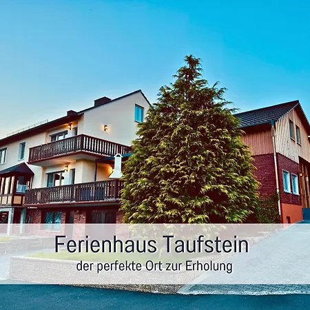 Familientreffen - Ganzes Haus - Spielplatz - Spielzimmer - Garten - Scheune - Terasse - Grill - Taufstein Ferienhaus