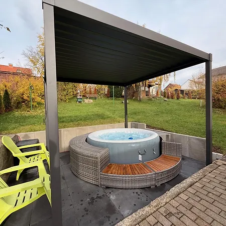 Grosses Fuer 12 -17 Personen Mit Whirlpool - Spielzimmer Und Garten 펜션 Herbstein