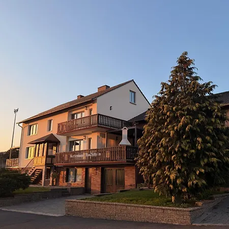 Grosses Fuer 12 -17 Personen Mit Whirlpool - Spielzimmer Und Garten