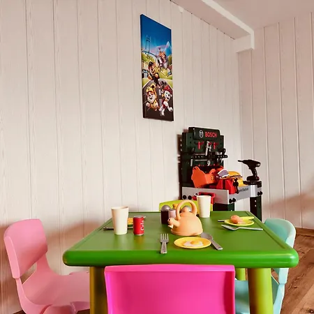 Grosses Fuer 12 -17 Personen Mit Whirlpool - Spielzimmer Und Garten