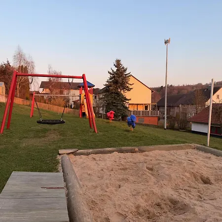 Grosses Fuer 12 -17 Personen Mit Whirlpool - Spielzimmer Und Garten 펜션 *