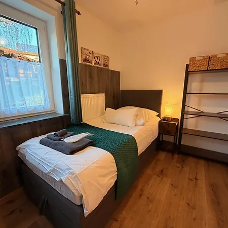 Grosses Fuer 12 -17 Personen Mit Whirlpool - Spielzimmer Und Garten *