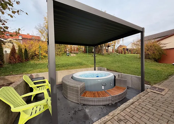 Großes Für 12 -17 Personen Mit Whirlpool - Spielzimmer Und Garten Ferienhaus Herbstein